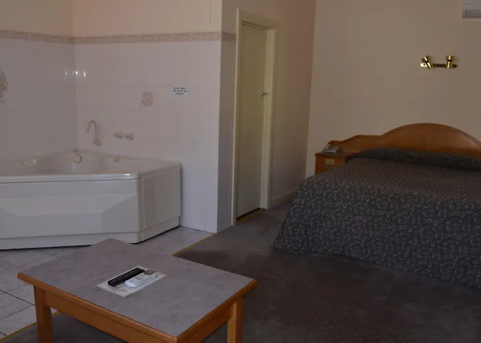 Glenelg Motel